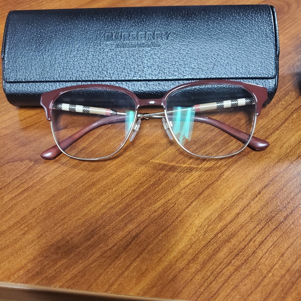Women classic glasses